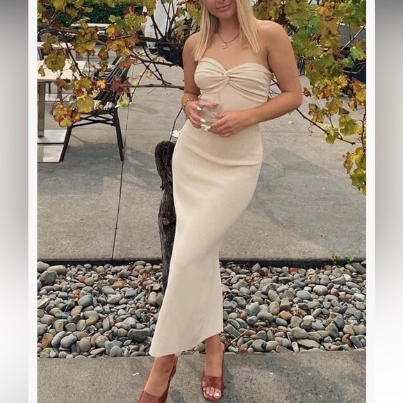 Sexy Twist Knot strapless Ribbed Knit tan dress with back split Sz Medium - Picture 1 of 6
